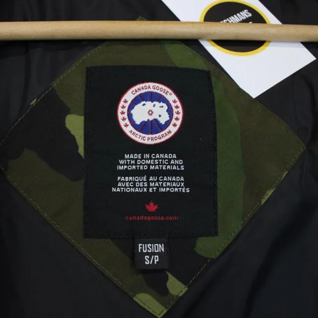 Canada Goose Wyndham Parka Jacket Small